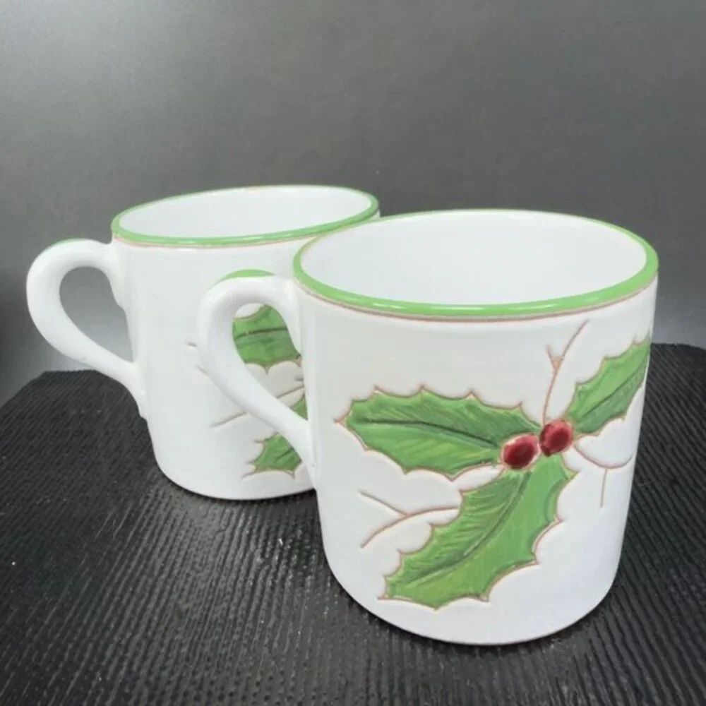 Vintage Italian Pottery Coffee Mug Cup Set 2 Mugs Holly Berry‎ Christmas Mugs